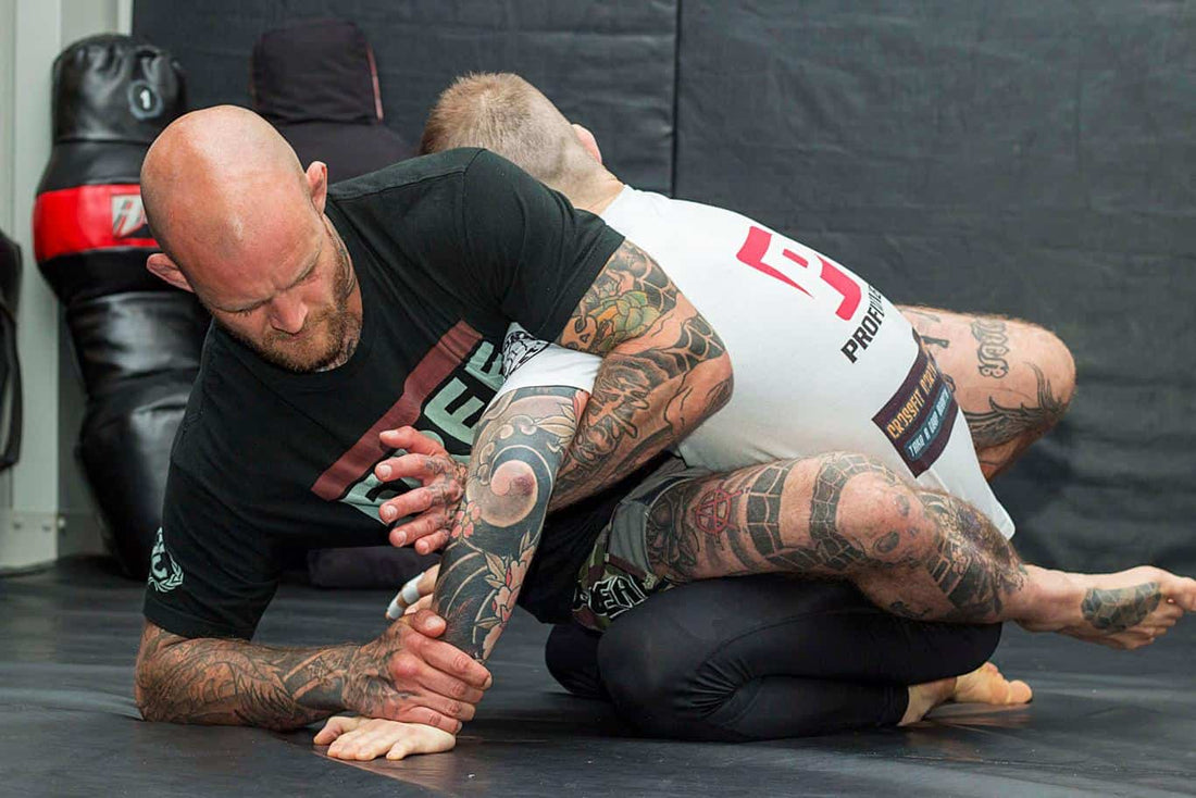 Tapping Bigger Guys with the Kimura in MMA / No Gi BJJ