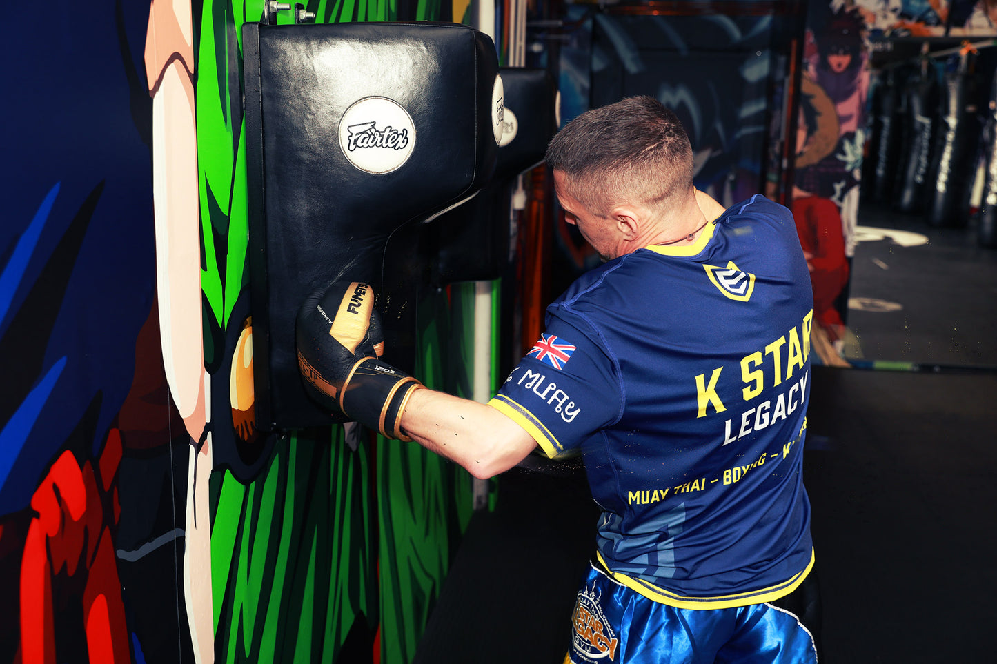 Muay Thai Bag Work - Developing World Class Striking with Damien Trainor