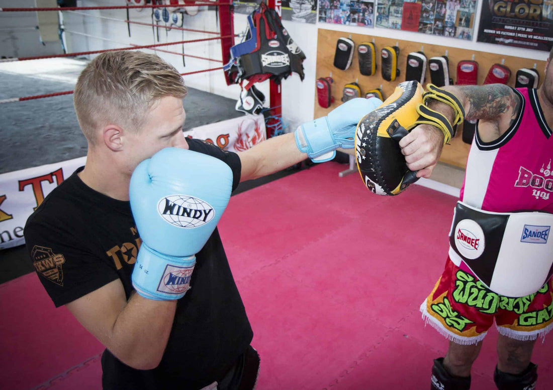 Working off the Long Hook in Muay Thai